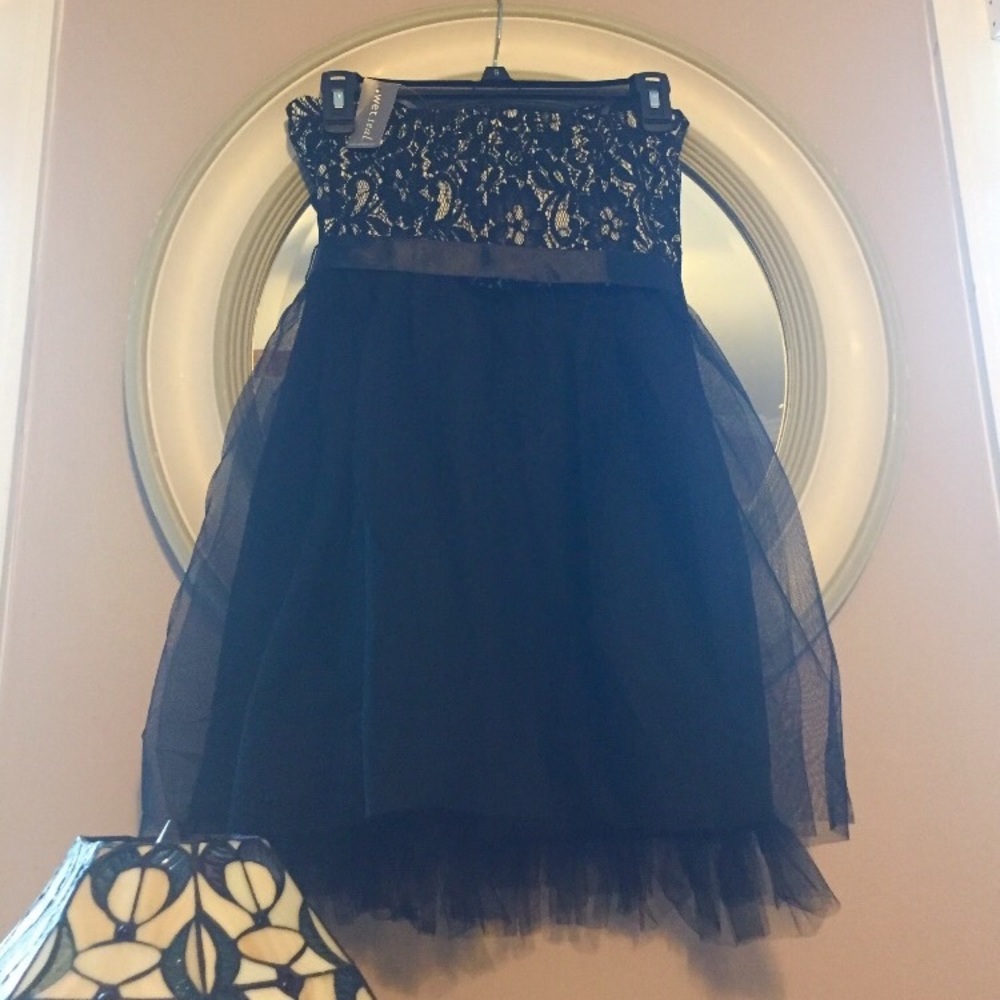 πHPπ NWT Wet Seal Lace & Tulle Dress - Picture 2 of 4